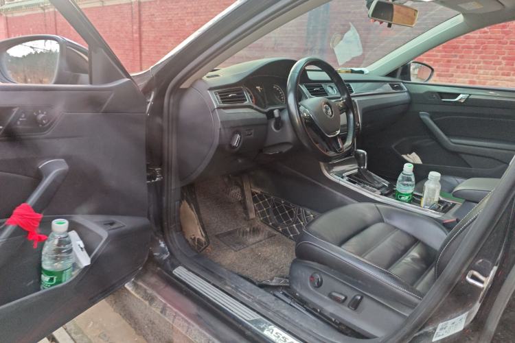 Used Volkswagen Passat 2017 330TSI DSG Luxury Edition
