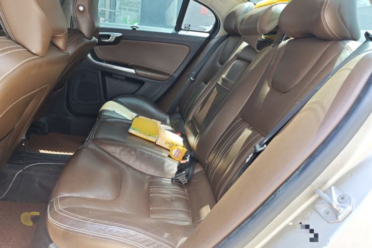 Used Volvo S60 New Energy 2015 S60L E-Drive Hybrid T6 Smart Drive Edition Left Rear Seat