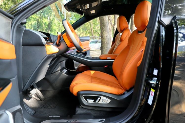 Used XPeng G9 2025 625 Long-Range Max Interior 5