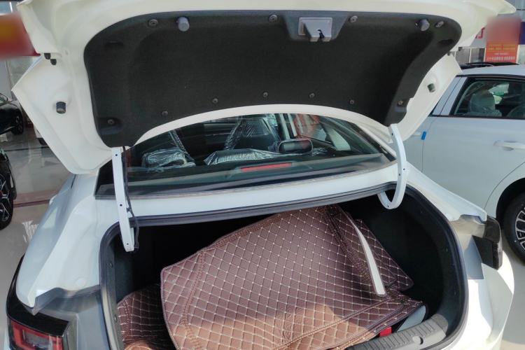 Used CHANGAN Eado 2025 Blue Whale 1.5T 500Bar Prestige Model
