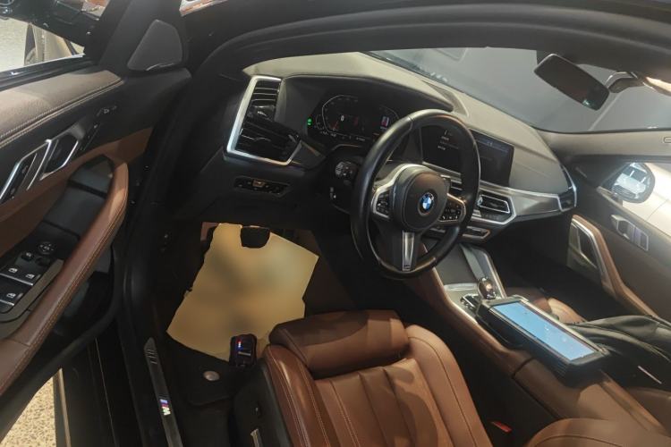 Used BMW X6 2022 Second Facelift xDrive40i M Sport Package Driver Seat