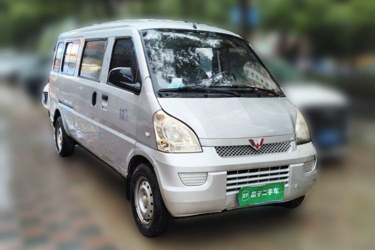 Used Wuling Rongguang 2019 1.5L Extended Basic Version Front Right 45 Deg