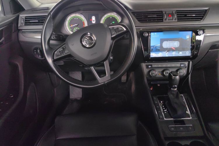 Used Skoda Superb 2018 TSI330 DSG Luxury Edition China VI Standard Steering Wheel