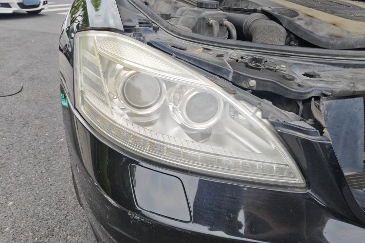 Used Mercedes-Benz S-Class 2010 S 400 L HYBRID Right Front Headlight