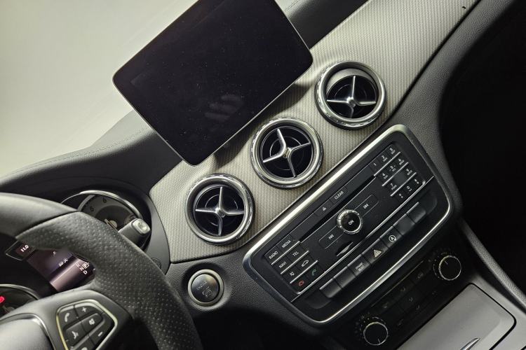 Used Mercedes-Benz GLA 2016 GLA 200 Fashion Model Interior 4