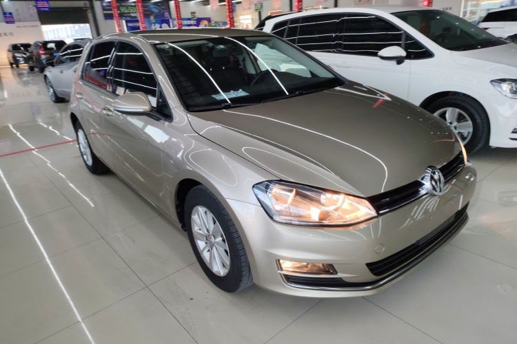 Used Volkswagen Golf 2016 1.6L Manual Fashion Edition
