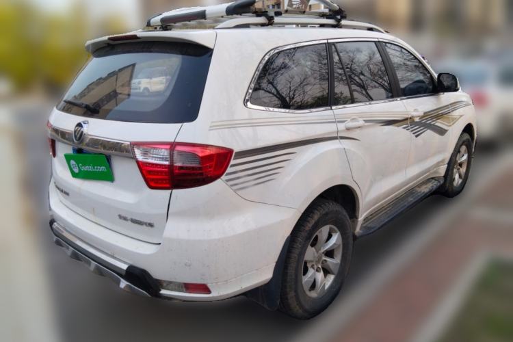 Used Foton Savana 2015 2.0T Manual 4x4 Gasoline Luxury 7-Seater
