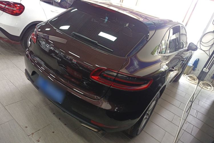 Used Porsche Macan 2017 Macan 2.0T Rear Right 45 Deg
