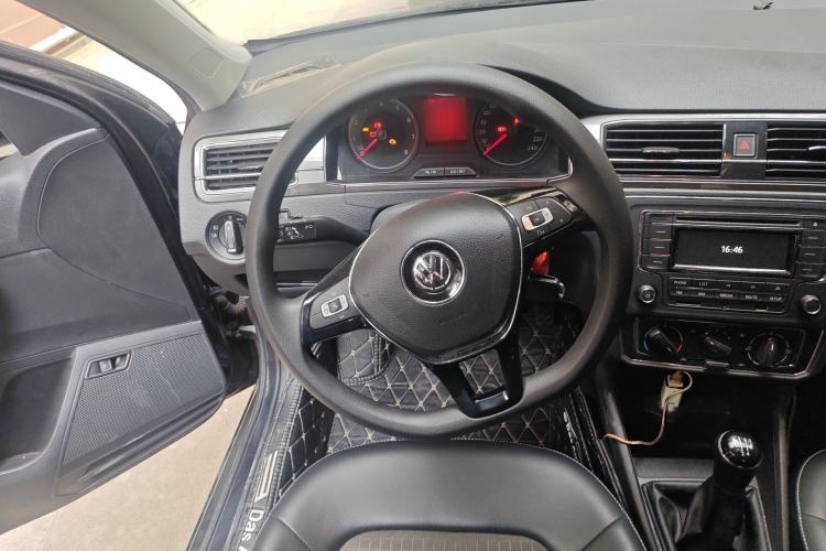 Used Volkswagen Santana 2016 1.6L Manual Comfort Edition Steering Wheel