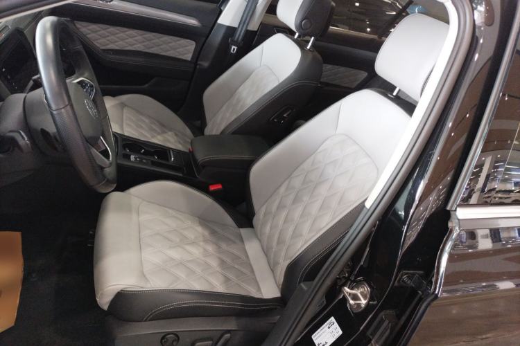 Used Volkswagen Magotan 2023 2 Million Units Limited Edition 330TSI DSG Leading Version