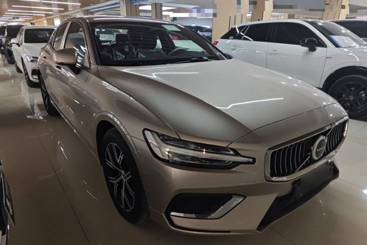 Used Volvo S60 2026 Model B4 Zhiyi Luxury Edition