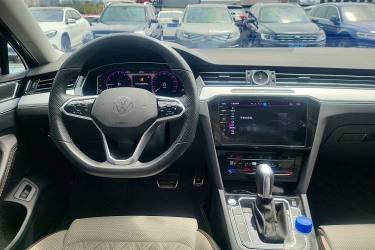 Used Volkswagen Magotan 2023 2 Million Units Commemorative Edition 330TSI DSG Luxury Version Steering Wheel