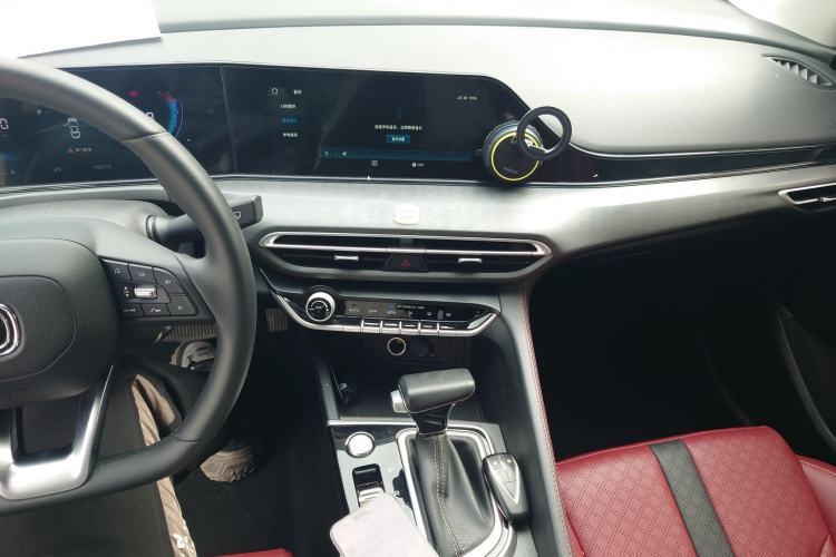 Used CHANGAN Eado 2021 PLUS Blue Whale NE 1.4T GDI DCT Prestige Model
