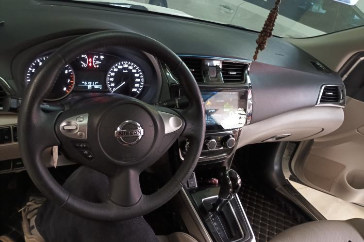 Used Nissan Sylphy 2019 1.6XV CVT Smart Connect Luxury Edition China VI Standard Center Console