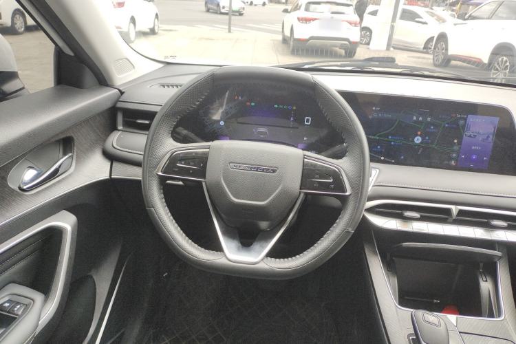 Used Venucia V 2023 260T Idol Edition Pro