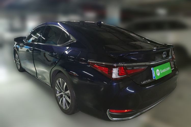 Used Lexus ES 2020 300h Premier Edition Rear Left 45 Deg