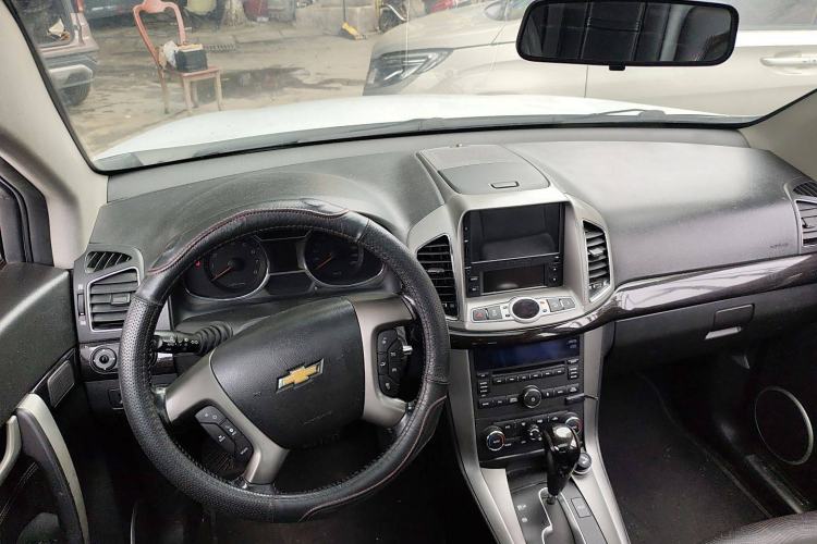 Used Chevrolet Captiva 2015 2.4L 4x4 Flagship Edition 7-Seater