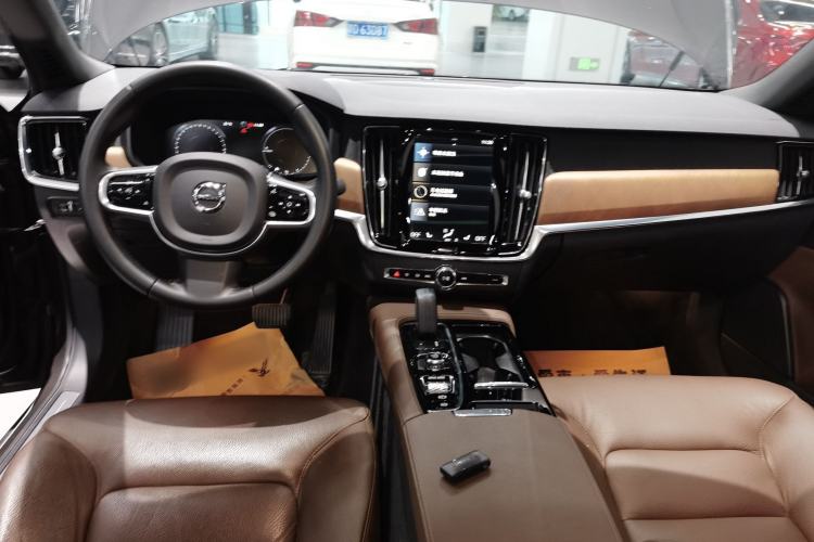 Used Volvo S90 New Energy 2021 T8 eDrive Hybrid Zhiyi Luxury Edition
