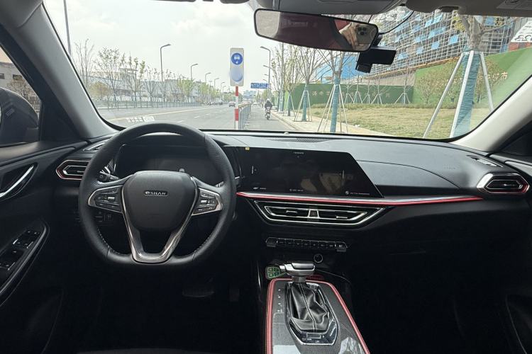 Used CHANGAN OSHAN X5 2021 1.5T DCT Prestige Edition Interior 4