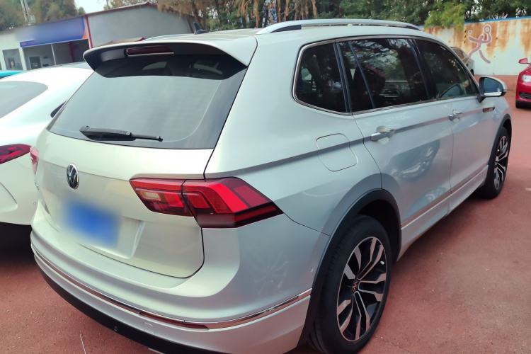 Used Volkswagen Tiguan L 2021 330TSI Automatic Two-Wheel Drive R-Line Enhanced Edition Rear Right 45 Deg