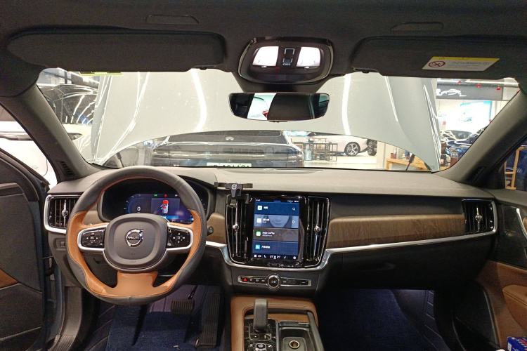 Used Volvo V90 2022 Cross Country B5 AWD Smart Range Edition
