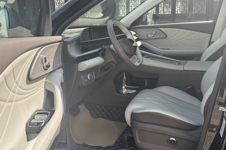 Used EXEED Stellar C-DM 2024 1.5T Long-Range Pro Interior 9