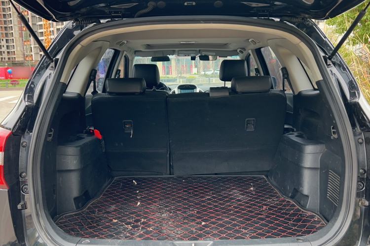 Used JMC Yusheng S350 2013 2.4T Manual Two-Wheel Drive Diesel Ultra-Luxury 5-Seater
