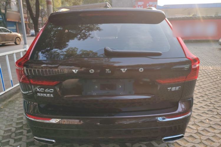 Used Volvo XC60 2021 T5 4x4 Smart Luxury Edition Exterior 4
