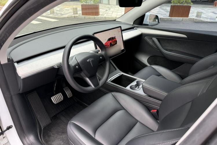 Used Tesla Model Y 2023 High-Performance All-Wheel-Drive Version