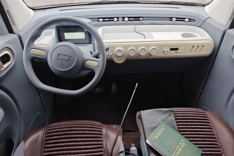 Used Bestune Pony 2024 170km Range Energizing Horse Center Console