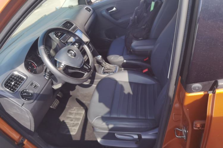 Used Volkswagen Polo 2014 1.6L Cross Polo Automatic Left Front Seat