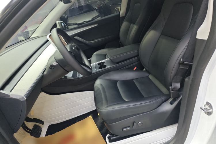 Used Tesla Model Y 2023 Rear-Wheel-Drive Version
