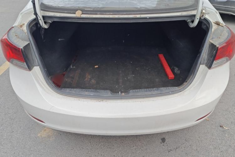 Used Hyundai Elantra (5th Generation / Langdong) 2012 1.6L Manual Fashion Edition Trunk