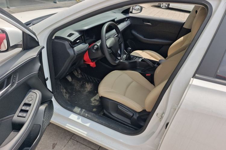 Used Roewe i5 2026 Model 1.5L Manual Comfort Version Driver Seat