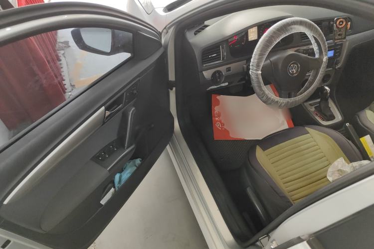 Used Volkswagen Lavida 2013 Revised Classic 1.6L Automatic Fashion Edition