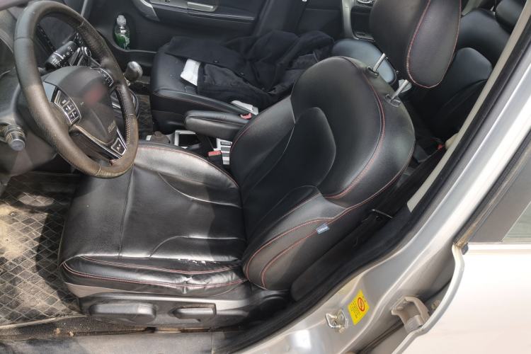 Used Haval H6 2013 Upgraded Model 1.5T Manual Two-Wheel Drive Elite Version Left Front Seat