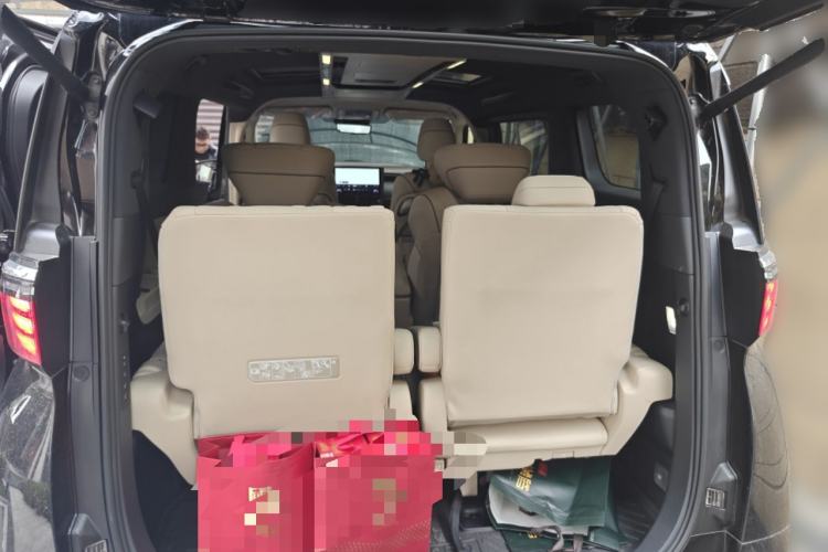 Used Toyota Alphard 2024 Dual-Engine 2.5L Deluxe Edition
