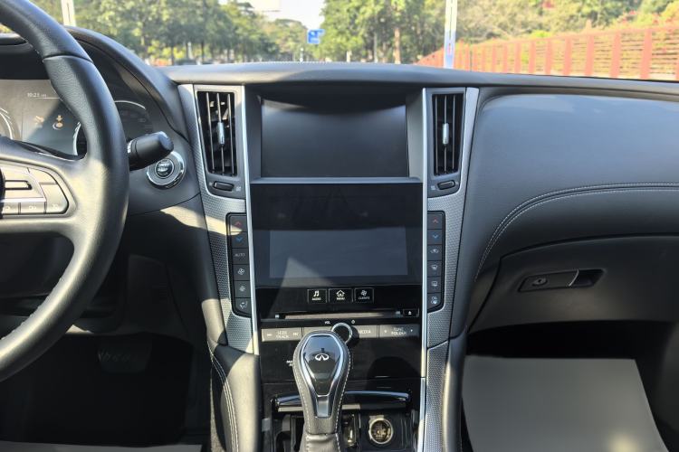 Used Infiniti Q50L 2018 2.0T Enjoyment Version China VI Standard