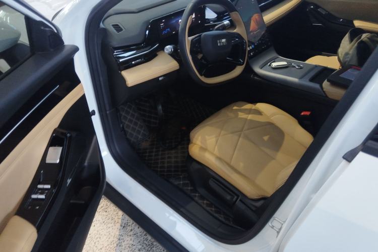 Used Geely Galaxy L6 2023 60km PLUS
