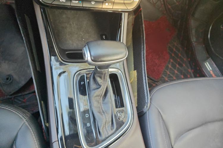 Used GAC Trumpchi GA4 2018 200T Automatic Luxury Edition Gear Lever