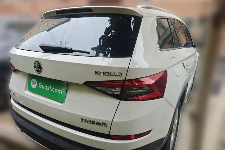 Used Skoda Kodiaq 2017 TSI330 7-Seater Two-Wheel-Drive Luxury Edition Rear Right 45 Deg