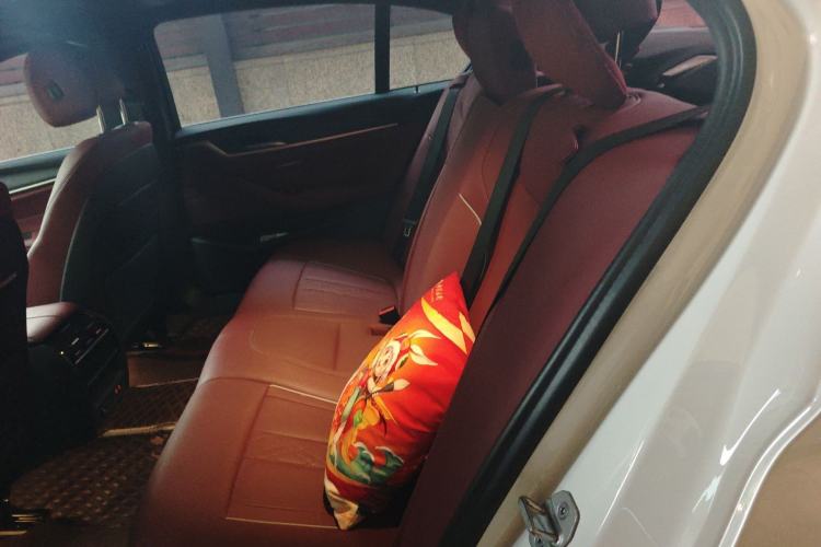 Used BMW 5 Series New Energy 2021 535Le Pioneer Edition M Sport Package Left Rear Seat