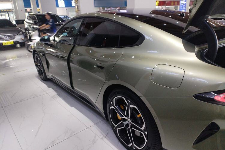 Used Xiaomi Auto SU7 2024 Four-Wheel Drive Ultra-Long Range Advanced Intelligent Driving Max Edition
