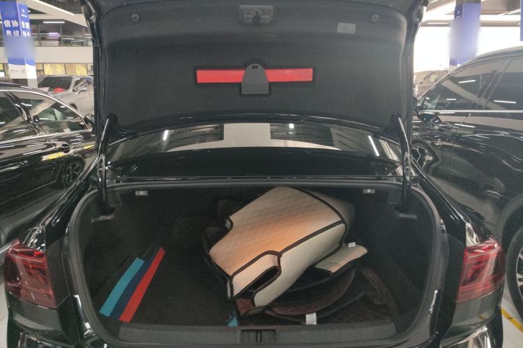 Used Volkswagen Magotan 2023 2 Million Units Limited Edition 330TSI DSG Leading Version
