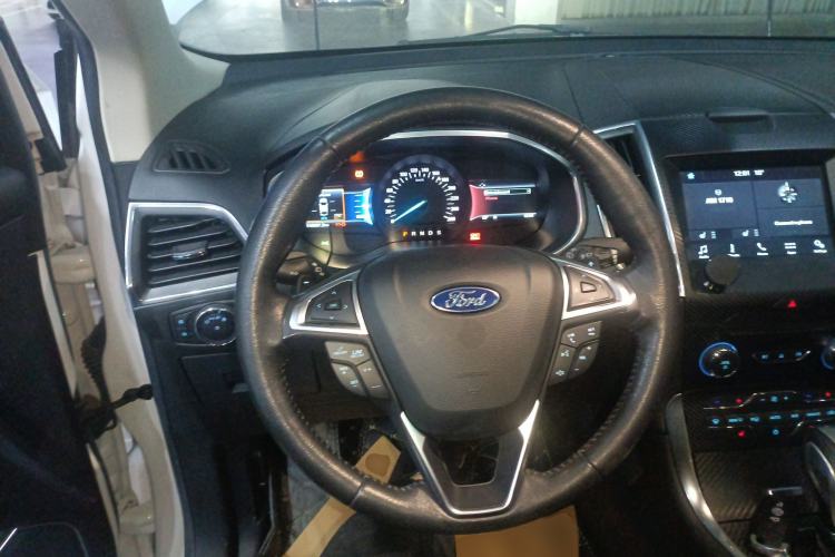 Used Ford Edge 2018 EcoBoost 245 Two-Wheel-Drive Sporty 7-Seater
