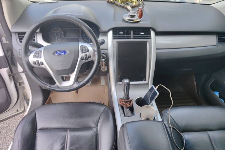 Used Ford Edge 2012 2.0T Elite Sunroof Edition Center Console