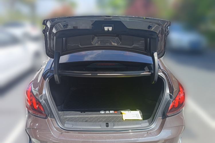 Used MG 5 2021 180 DVVT CVT Youth Luxury Edition Trunk