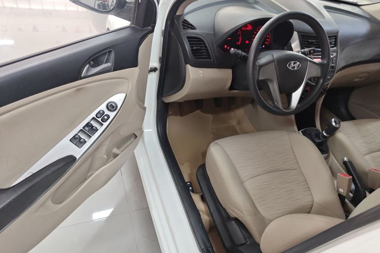 Used Hyundai Verna (older generation) 2014 1.4L Manual Smart GLS Trim