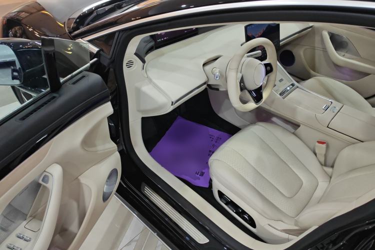 Used Hima Luxeed S7 2024 Max+
