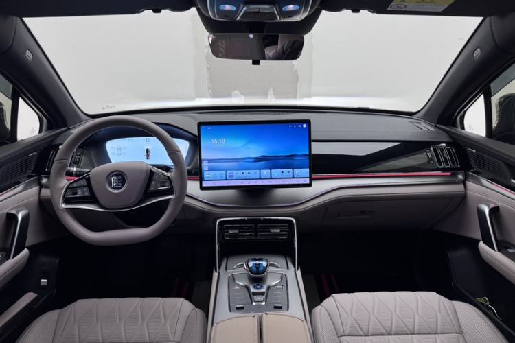 Used BYD Tang New Energy 2025 Intelligent Driving Version DM-i 115KM Prestige Edition Interior 2